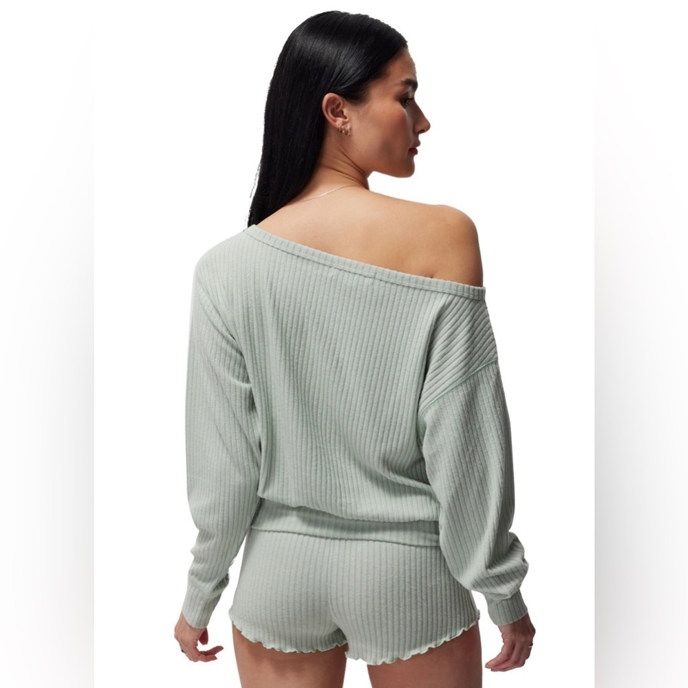 Spiritual Gangster Women’s Ballet Rib Banded Hem Pullover in Sage Green M - Picture 2 of 13